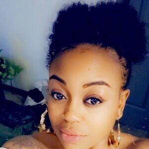 Meet your Posher, Shelbi